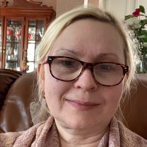 Meet your Posher, Elena